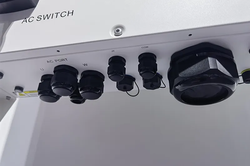 4-thread accessories protecting electrical connections in solar inverters