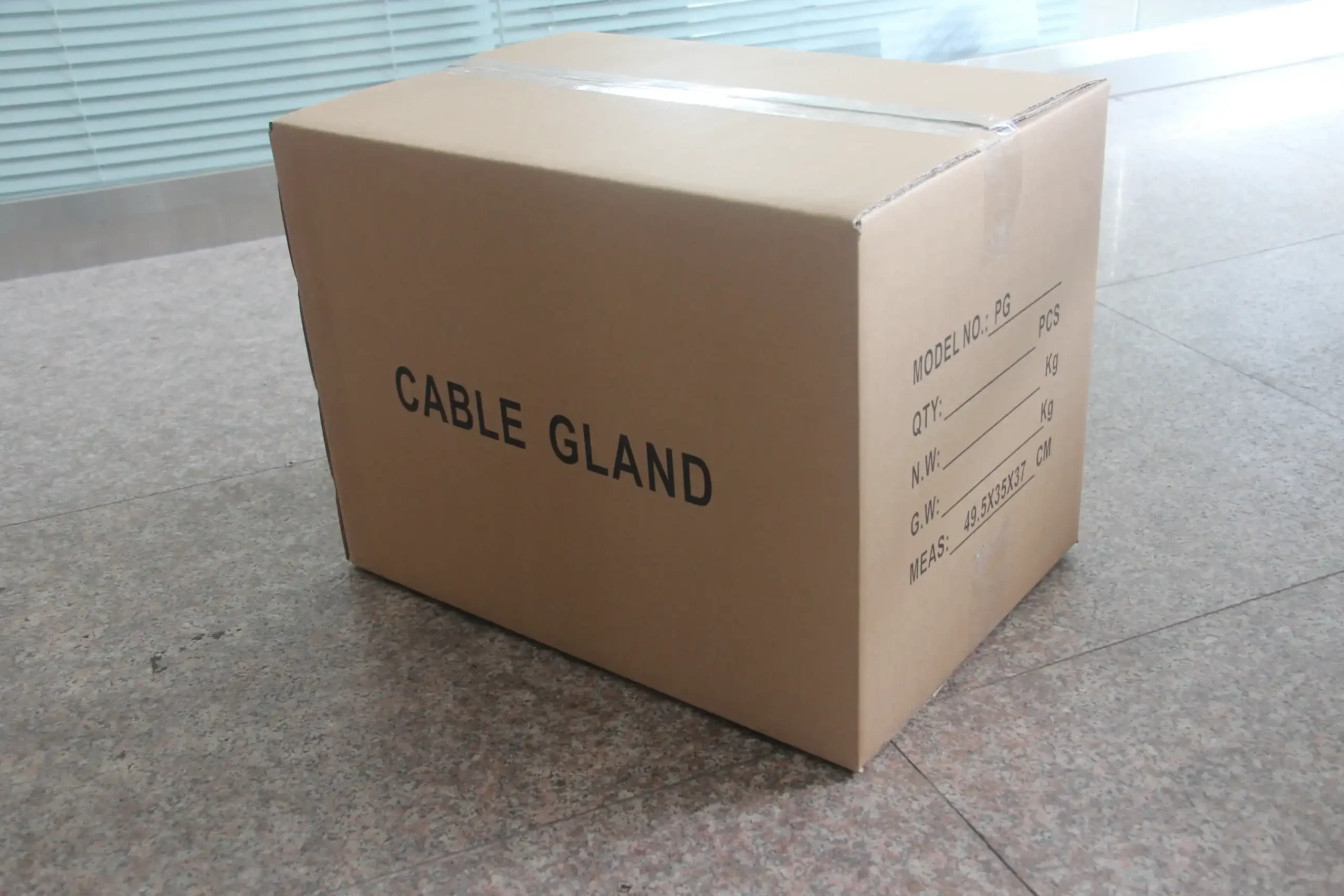 Sealed cable gland carton with printed fields for model, quantity, weight and dimensions
